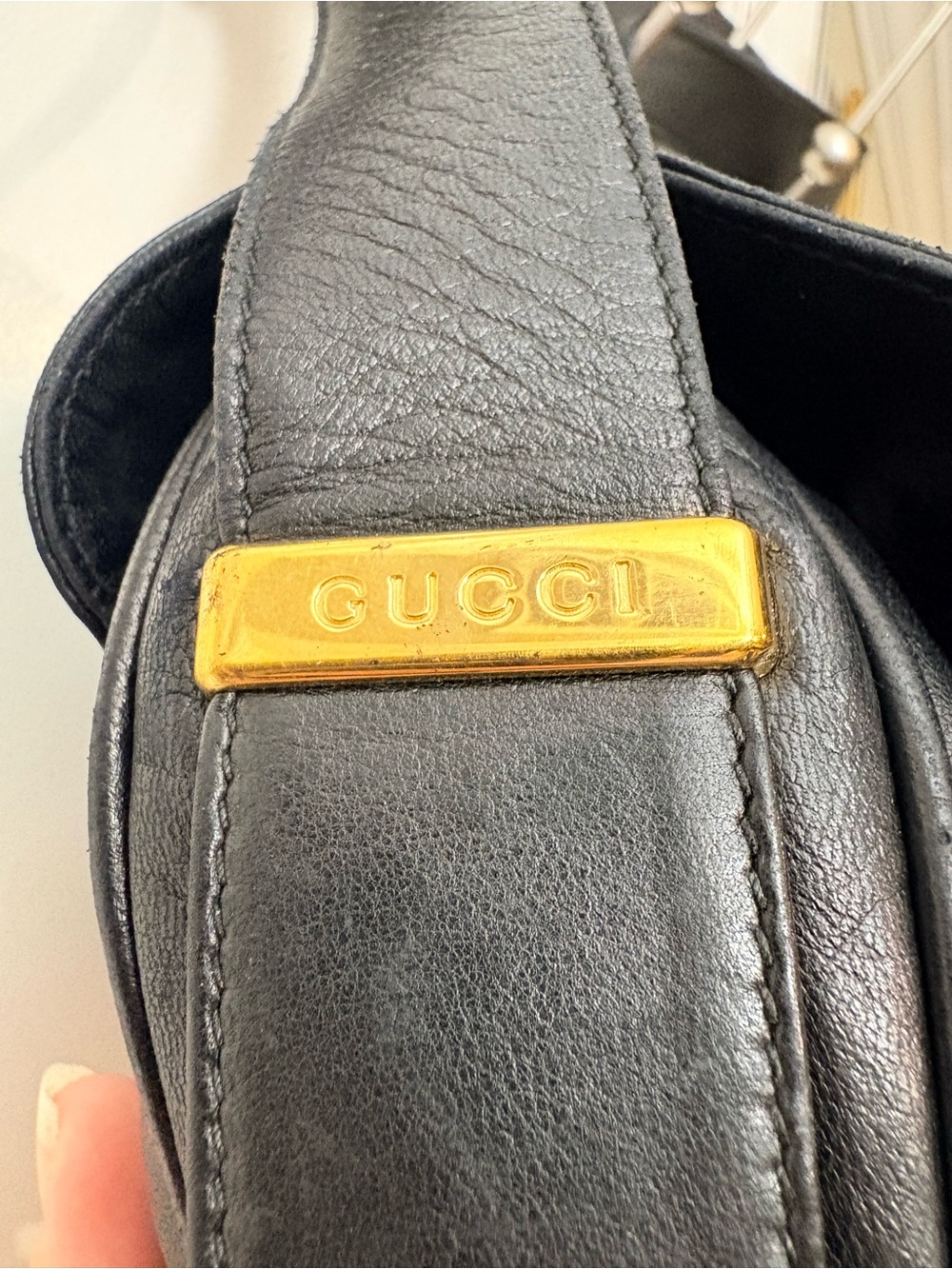Vintage 1970s Gucci Black Leather Scoop Flap Crossbody Bag 001-113-0195 - Picture 5 of 16